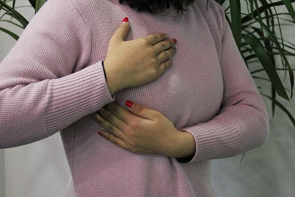 粉红120乳腺健康：女孩发育期出现乳房疼痛怎么办？